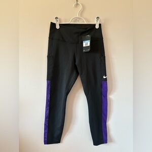 NWT Nike Mid Rise Workout Capris M